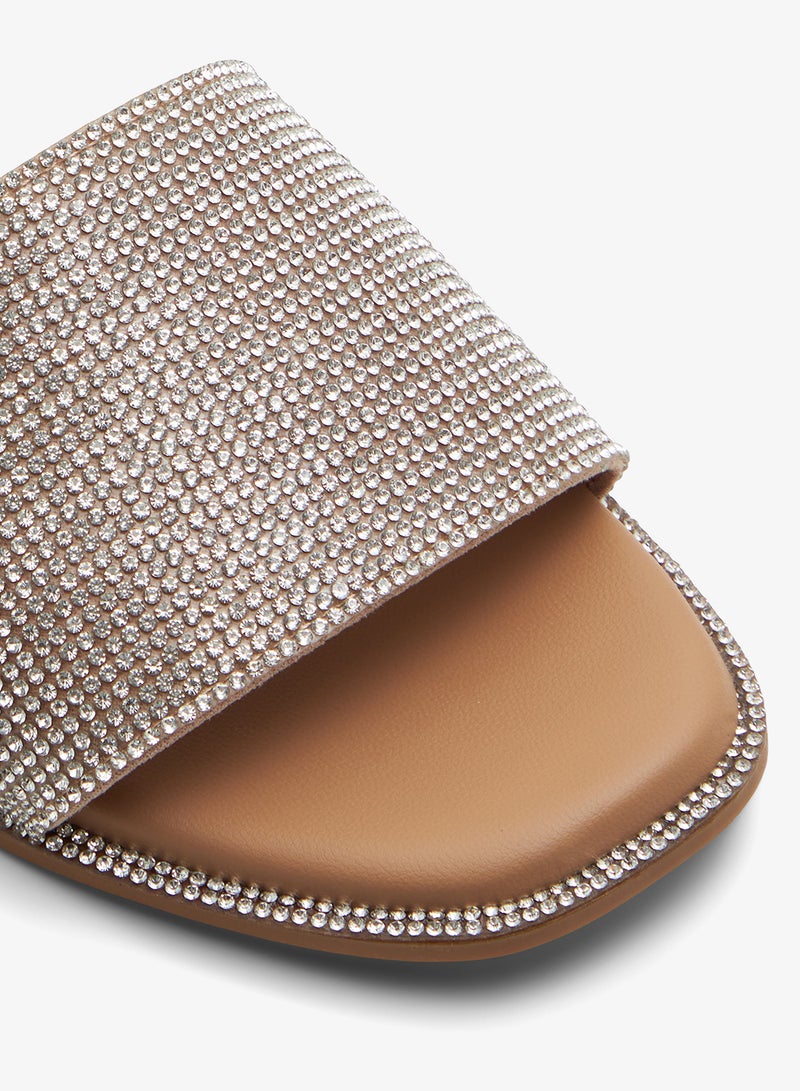 كول ات سبرنج صنادل فلات سهلة الارتداء بلمعان - Image 5